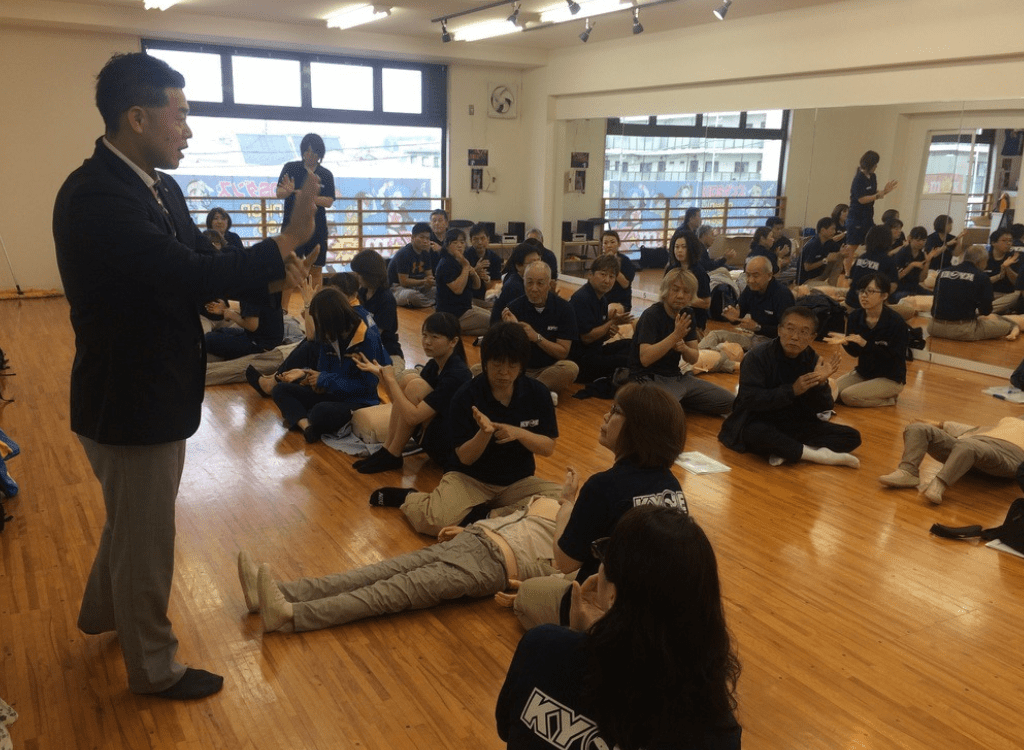 企業様に向けた心肺蘇生法の講習会風景